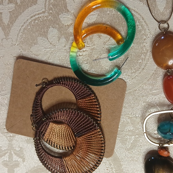 Jewelry Lot Wearable Pieces - Picture 11 of 16